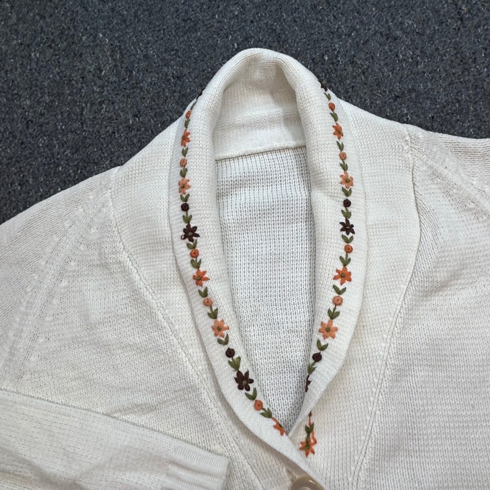 Cardigan Sz XL Women Cream Boho Embroidered Flower Shawl Collar Knit Sweater - Picture 2 of 7